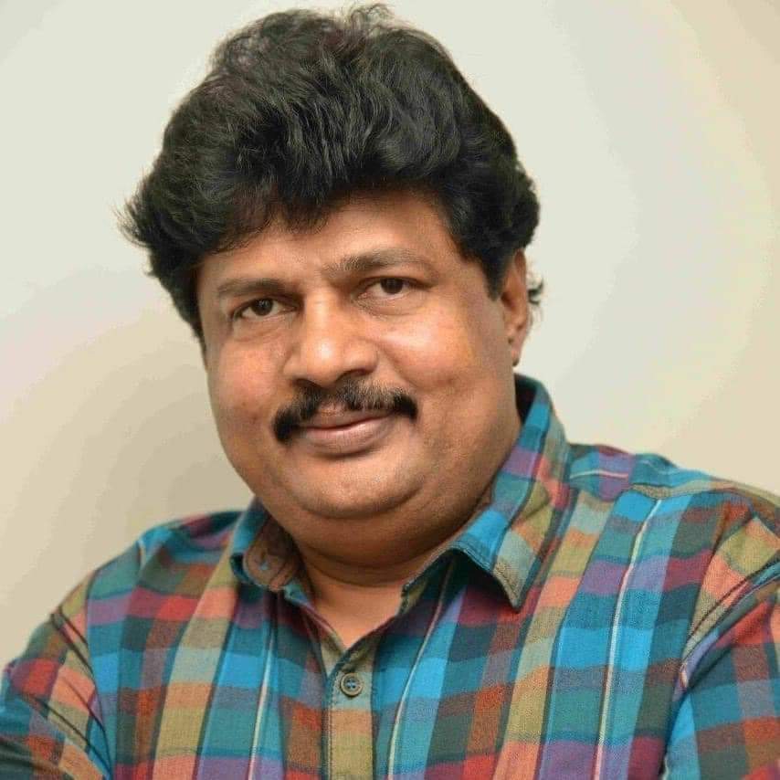 ಕನ್ನಡ ಚಿತ್ರರಂಗದ ಹೆಮ್ಮೆಯ ನಿರ್ಮಾಪಕರಲ್ಲೊಬರು - ಕೋಟಿ  ರಾಮು ರವರು ಇಂದು ನಮ್ಮನ್ನು ಅಗಲಿದ್ದಾರೆ. ಅವರ ಆತ್ಮಕ್ಕೆ ಶಾಂತಿ ಸಿಗಲಿ. ಈ ನೋವನ್ನು ತಡೆದುಕೊಳ್ಳುವ ಶಕ್ತಿ ದೇವರು ಅವರ ಕುಟುಂಬಕ್ಕೆ ನೀಡಲಿ. 

ದಯಮಾಡಿ ಮನೆಯಲ್ಲಿರಿ. ಎಲ್ಲಾ ಸುರಕ್ಷತೆಯ ಕ್ರಮಗಳನ್ನು ಪಾಲಿಸಿ 🙏