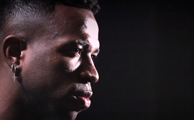 elchiringuitotv's tweet photo. 🗣️VINICIUS JR: "Quiero ESCRIBIR MI NOMBRE en la HISTORIA del Real MADRID, el MEJOR CLUB del mundo"

¡A las 12 en #ElChiringuitoDeMega! https://t.co/eW2Qu76Osa