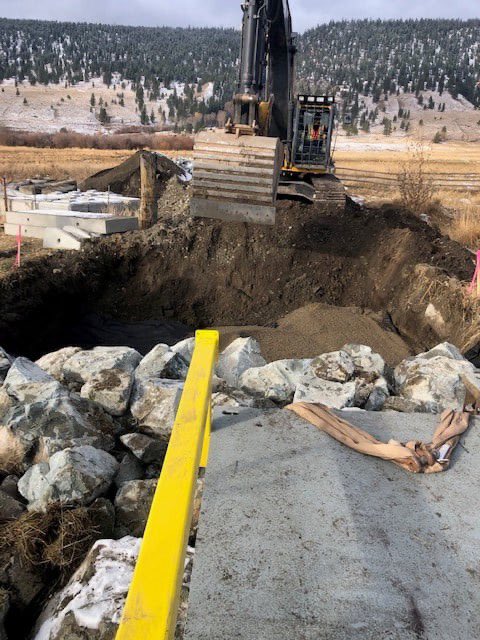 NorthMatBridge's tweet image. When there's no alternate route, you find a way. Temporary bridges help keep crucial roadways open and keep communities connected.