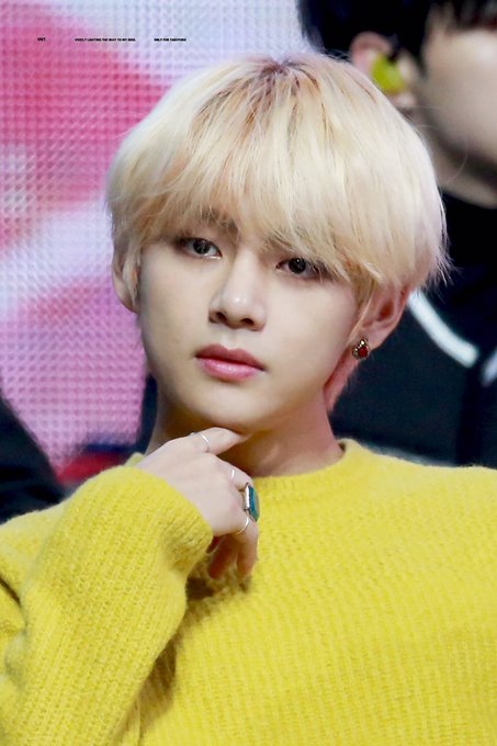 This is really so sweet he really melts my heart💛!!!.