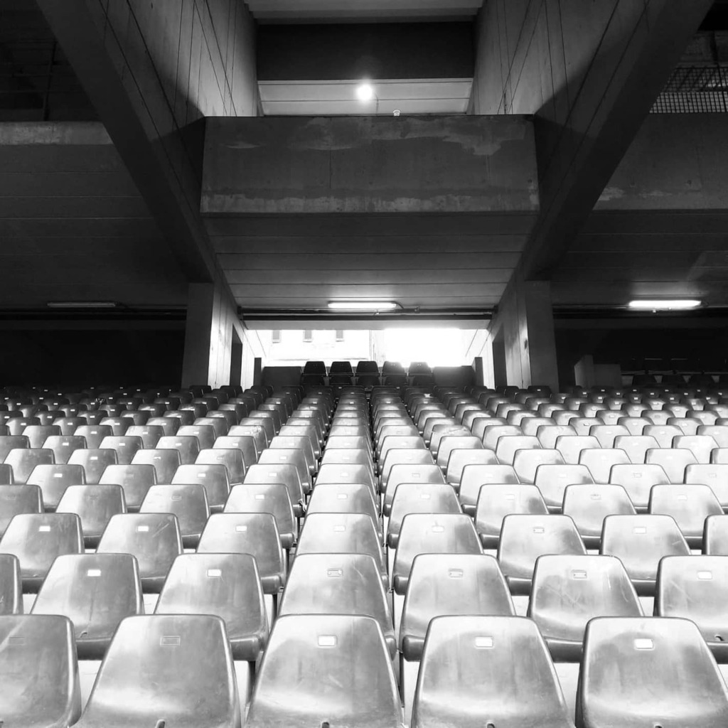 Stadio Luigi Ferraris

#genua #genova #cfc #cfcgenoa #sampdoria #samp #derby #derbydays #derbydellalanterna #igersgenova #italia #italy #italy🇮🇹 #igersItaly #calcio #Groundhopping #groundhopper #thechickenbaltichronicles #stadium #stadion #stadiongebod #… instagr.am/p/COIzMsfHL9x/