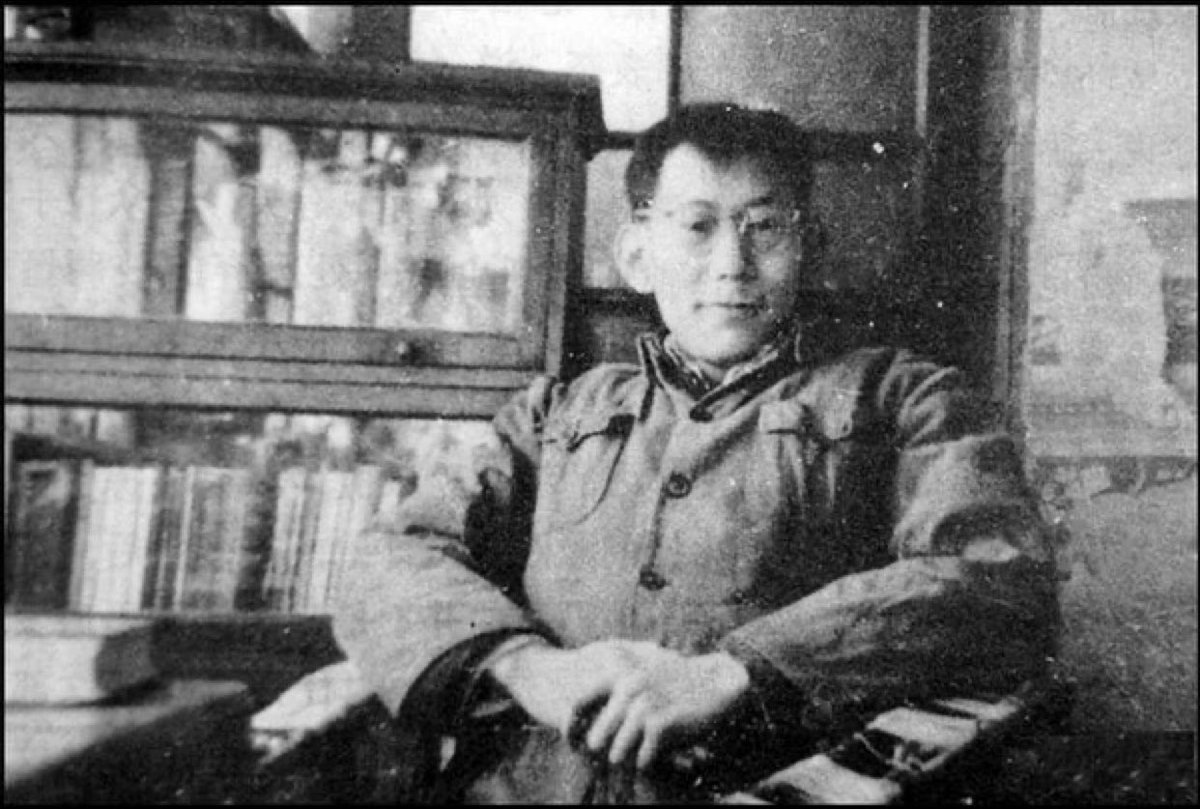 His name is Luoke Yu. He was humiliated in front of 100,000 audience before execution during Cultural Revolution. His crime was to oppose China’s version of  #CriticalRaceTheory-The Birth Theory. It believes if either parent is in a privileged class, the child is born privileged.