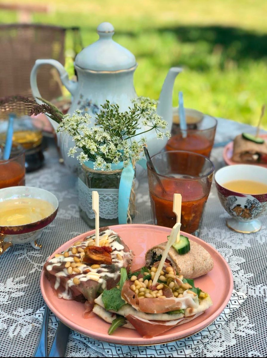 OPENING SOON: Eemlandhoeve Proeflokaal!

Een droom die er al lang was, wordt nu bijna werkelijkheid. 
Volg Eemlandhoeve.proeflokaal op instagram om op de hoogte te blijven over de opening!

#proeflokaal #restaurant #picknickplekken #duurzaameten #gezondeten #lekkereten #lokaal