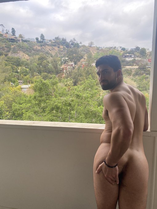 RT if you want this to be your morning  view  🏔🌲🌺 🍑 https://t.co/JyX4kt9oSQ