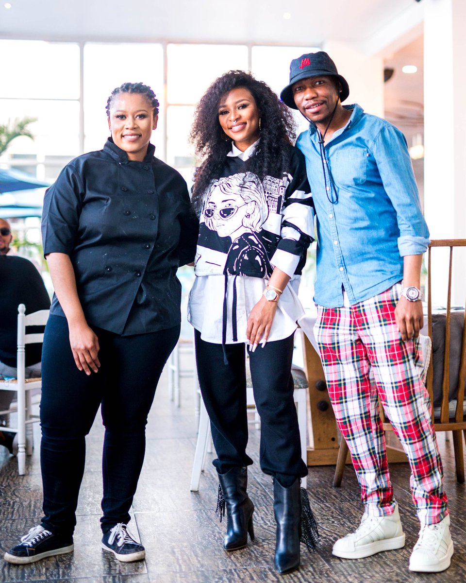 dakruk's tweet photo. @chefnonts and I also got to host the amazing @DJZinhle and her friends at yesterday's #MagicLiquidLunch πβ€οΈ
πΈ: @AbelPhogole2
#MagicLiquidLunch
#ProtectTheVibes
#RubixCubeAgency https://t.co/q8j8F06kfu