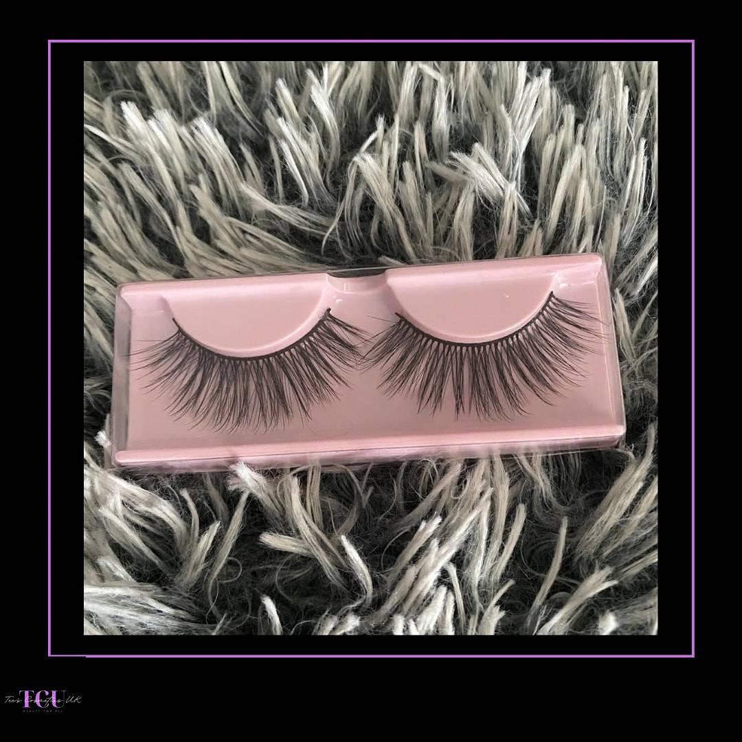 Whisper makes for a soft, natural looking lash extension . 

Make from high quality silk.

Shop using the link below 👇

tees-cosmetixs-uk.myshopify.com/collections/ey…

#eyelashes #striplashes #ukgiftguide #smallbusiness #blackownedbusiness