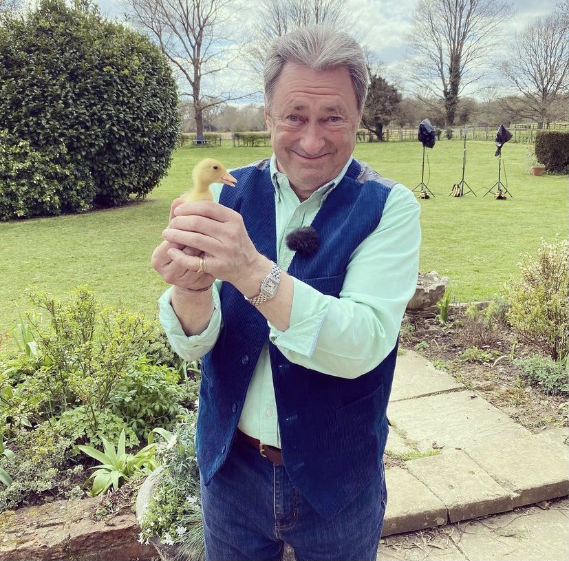 Join Alan, @twiggy, and a host of feathered friends tonight, at 8pm, only on @ITV! #SpringIntoSummer