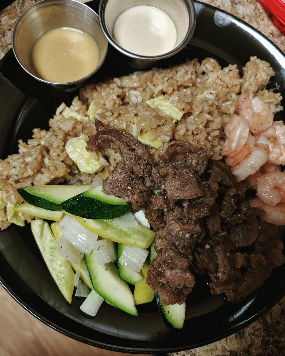 SMadmac's tweet image. The family wanted hibachi...so I made hibachi!!!
You can get some too!!! Message me and we can get hibachi for your family!!! Mad Mac's the catering company that caters to your taste buds and budget!
