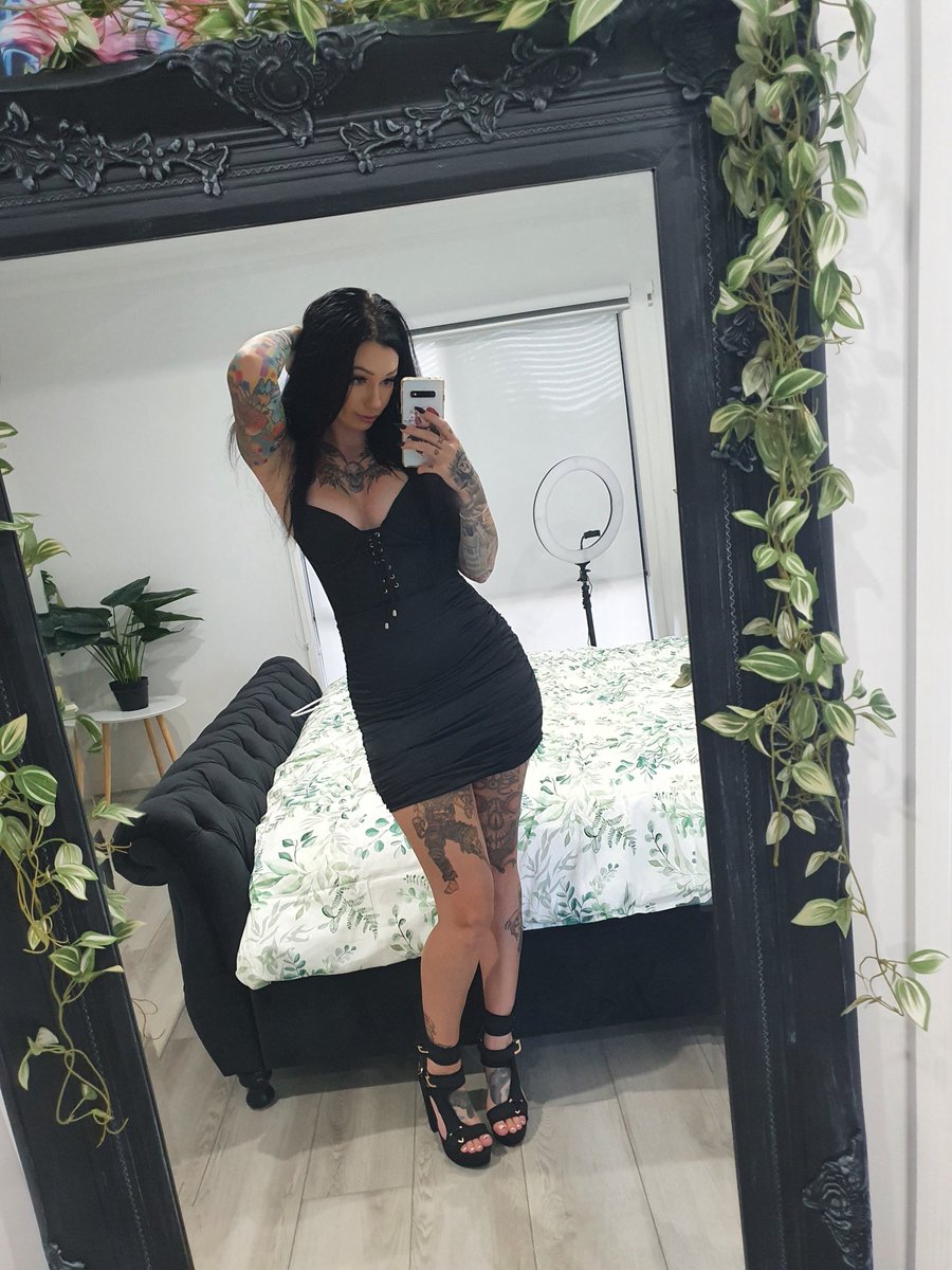 Hylia 🌸 on Twitter: "Hello🖤…