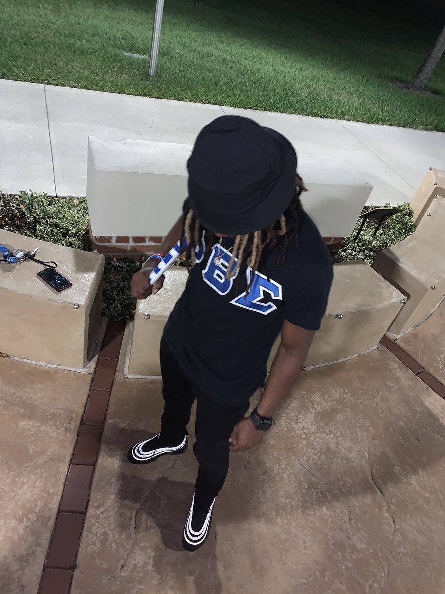 __MrAmbition's tweet image. “To make something happen especially something involving violence or angry feelings” 💥

-Σpark 

#ACE
#Spring21
#Phibetasigma
#Zetaxisigma