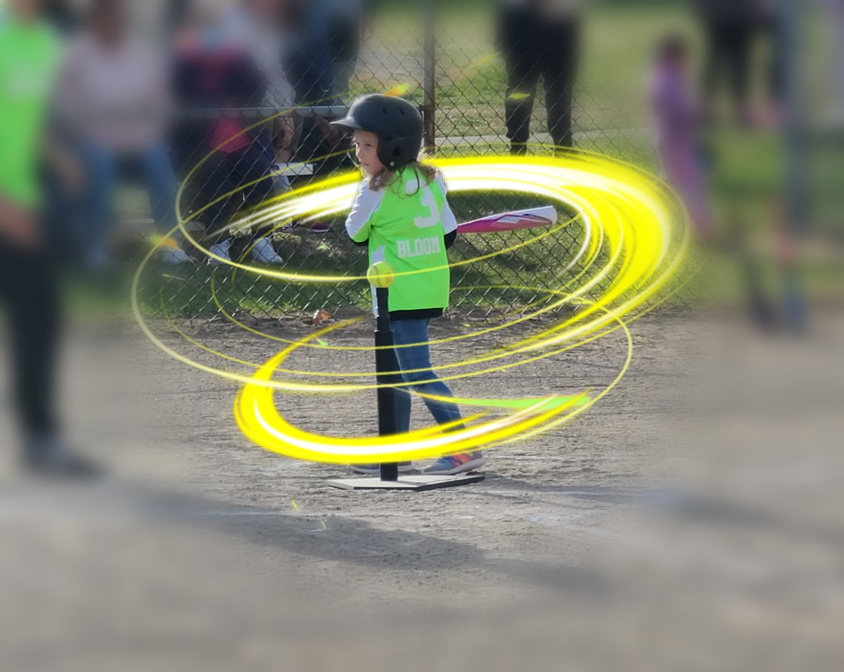 My daughters first tee ball game. I told her she swung so fast it made this swirl, she responded, "yup, I've been practicing"  🤣 
#DadLife #MyLittleAthlete