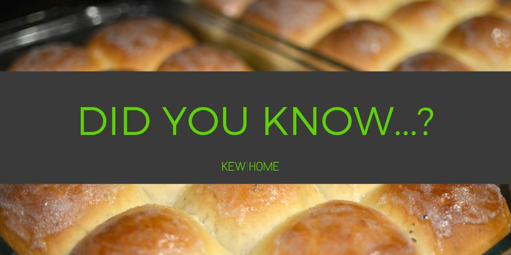 KewHome's tweet image. 𝗗𝗜𝗗 𝗬𝗢𝗨 𝗞𝗡𝗢𝗪...?
Batch-cooking meals will save energy as well as time – heating up the oven once, rather than several times, is an easy way to save on your energy bills. 🌮 And don’t open the oven while you are cooking; the heat that escapes is money out of your pocket.