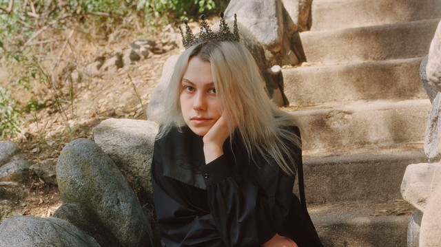 Phoebe bridgers as cats, a thread