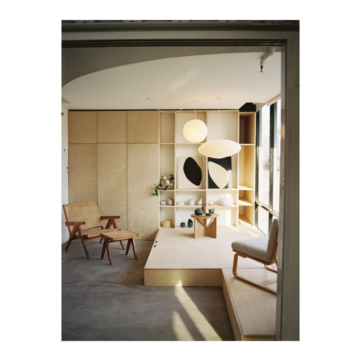 Los Angeles–based architecture and design practice OWIU Design transformed an old factory into a stunning two-bedroom home. The studio redesigned the industrial loft with a minimalist approach tinged in Japanese elements and concepts, bestowing serenity and thoughtfulness.