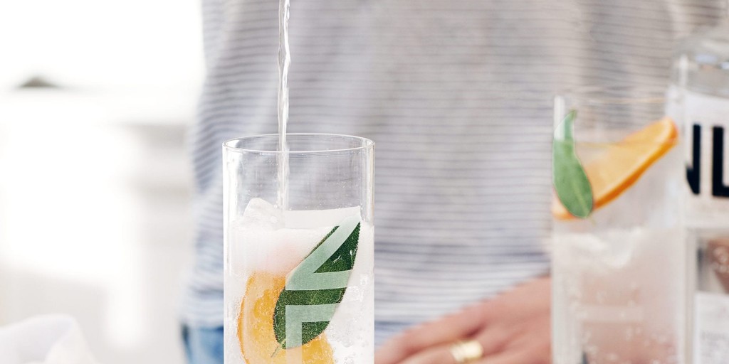 What has fueled the rise of alcohol-free "spirits" and who are the key players these days? <a href="/penelopebass/">Penelope Bass</a> explores: bit.ly/2QTIG3T