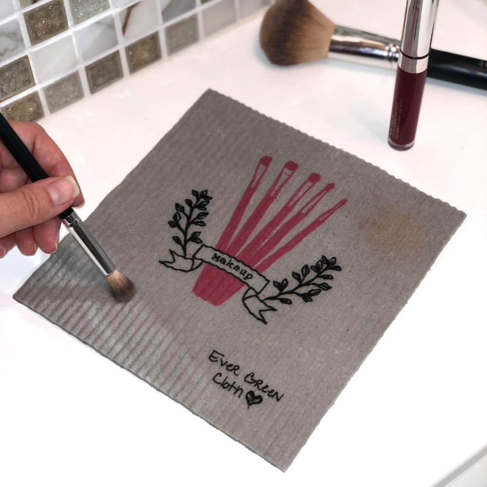 We decided to design a set just for your makeup routine!! From washing your face to cleaning up your brushes &amp; #beautyproducts, this set will be a perfect addition to your everyday routine.💄💋
🛍️ Check them out: evergreencloth.com/search?q=MAKEUP #zerowaste