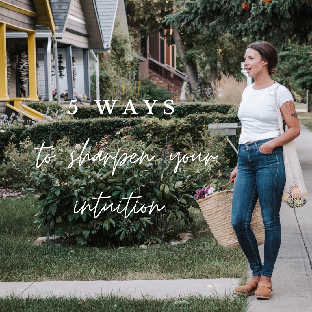 5 ways to harness the power of your intuition. We have a tendency to look outside of ourselves for the answers to our questions and the information we need to move ahead in our lives. 

Guess what?  YOU have the answers 💕

🌻 yummiyogis.com
#GrowtheGlow #YYC #selfcare