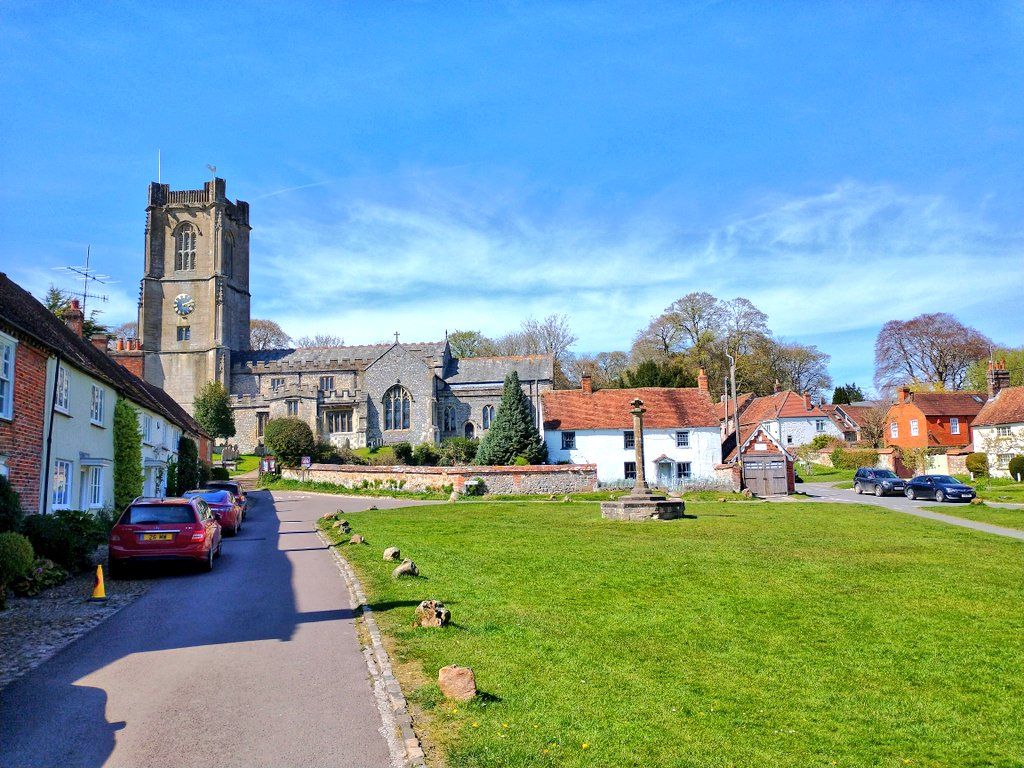 2/ The village is remarkably unchanged since the 1940s and many of the places associated with Easy's stay are very recognisable. #bandofbrothers