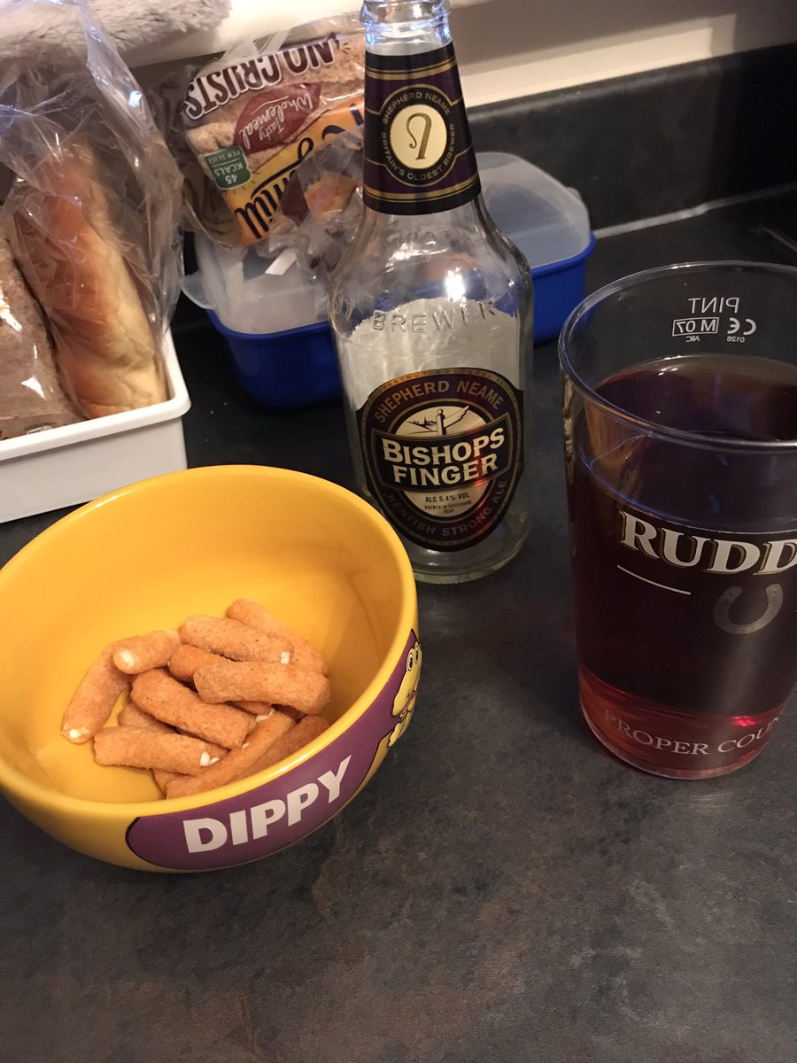 Steven_Barnes1's tweet photo. @georgeegg cheers to the snack hacker! #legend #snackhacker #wheatcrunchies https://t.co/IXc07TYLjN