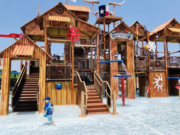 17 of the Most Fun Water Parks near to Dallas Fort Worth and Texas dlvr.it/RyV91z