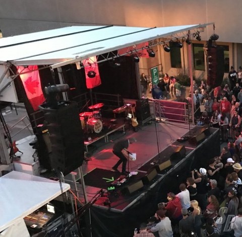 soundbroker's tweet photo. #STAGELINE SL100 24x20 #MobileStage via direct link
@soundbroker details here on #MobileStageMondays
https://t.co/UO8jr2TlWu or search #soundbroker ID#127311 #LiveConcerts #LiveShows #Festivals #Events #LiveMusic #EDC2021 #EDCLasVegas #TailGate #NFL https://t.co/gi9H7blsfF