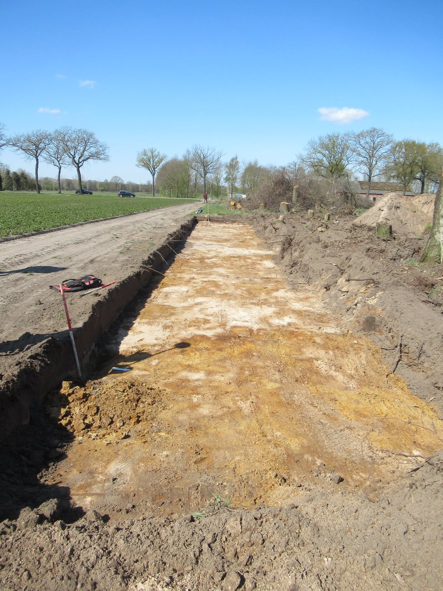 DeBiezen_76's tweet photo. Vanmorgen vond het #proefsleuvenonderzoek in de omgeving van het brongebied van de #Esperloop plaats. Uitgevoerd door de archeologen van @RAAPerfgoed https://t.co/Bjfs4iBZ8O