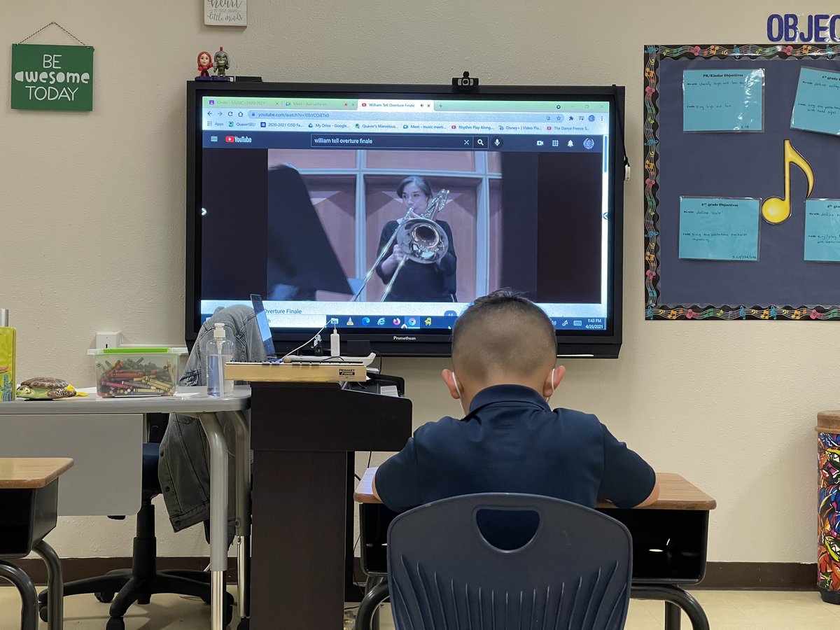 MsV_TheTeacher's tweet photo. There are many ways to expose our students to music and have them respond. Drawing pictures to symphonies just happen to be one of their favorites. ❤️ 🖼 🎶 🖍 #FMEPride #FMEMusic https://t.co/AxaS1gllPr