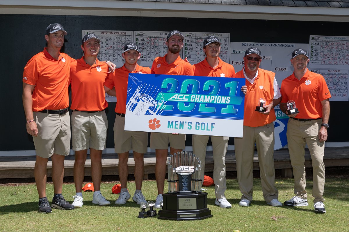 A dramatic come-from-behind victory for <a href="/ClemsonMGolf/">Clemson Men's Golf</a> to claim #ACCMGOLF Championship. theacc.com/news/2021/4/26…