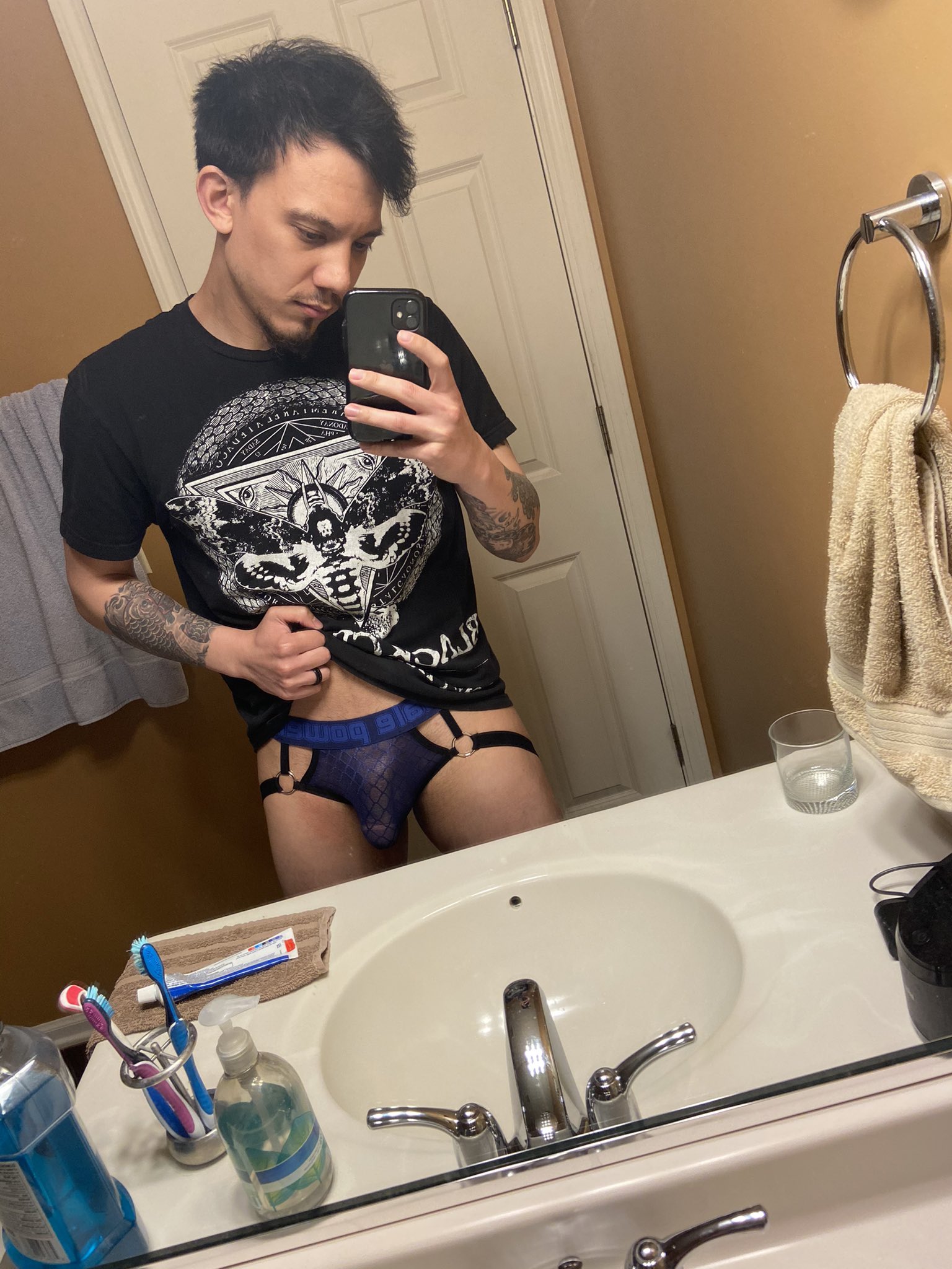 Love wearing naughty underwear ? @MalePowerUSA #onlyfans #bi #xxx https://t.co/WDQ15uFZ66