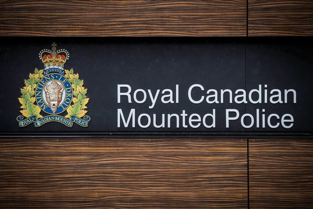 Three people dead after helicopter crash in Nunavut: RCMP https://t.co/D6F4389ImB