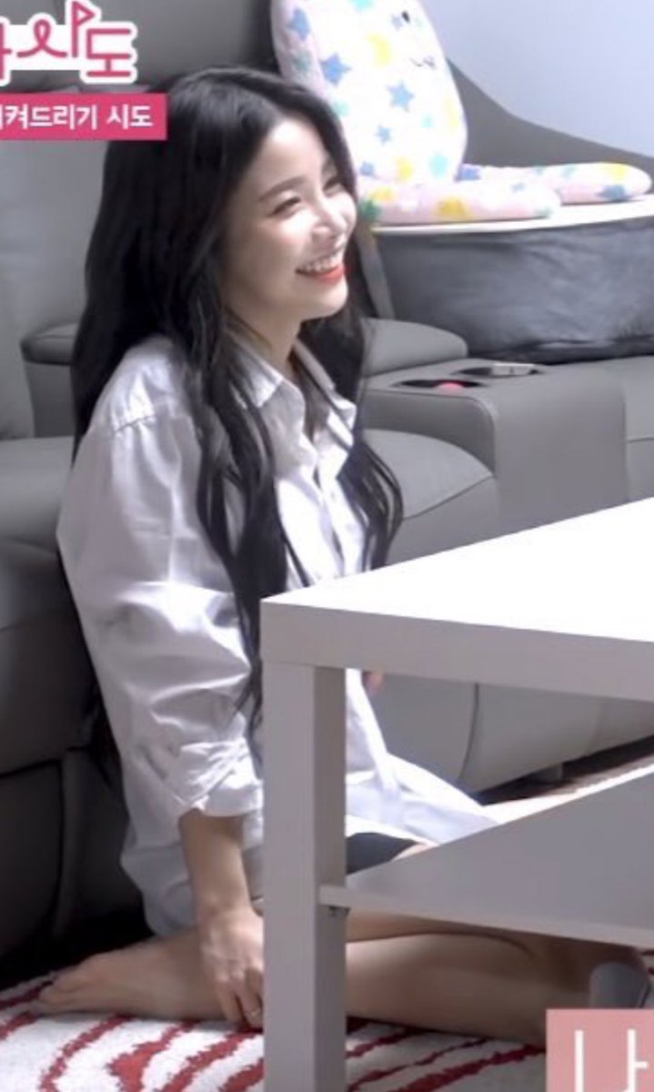 just kim yongsun in white dress shirts; thread #솔라  #SOLAR  @RBW_MAMAMOO