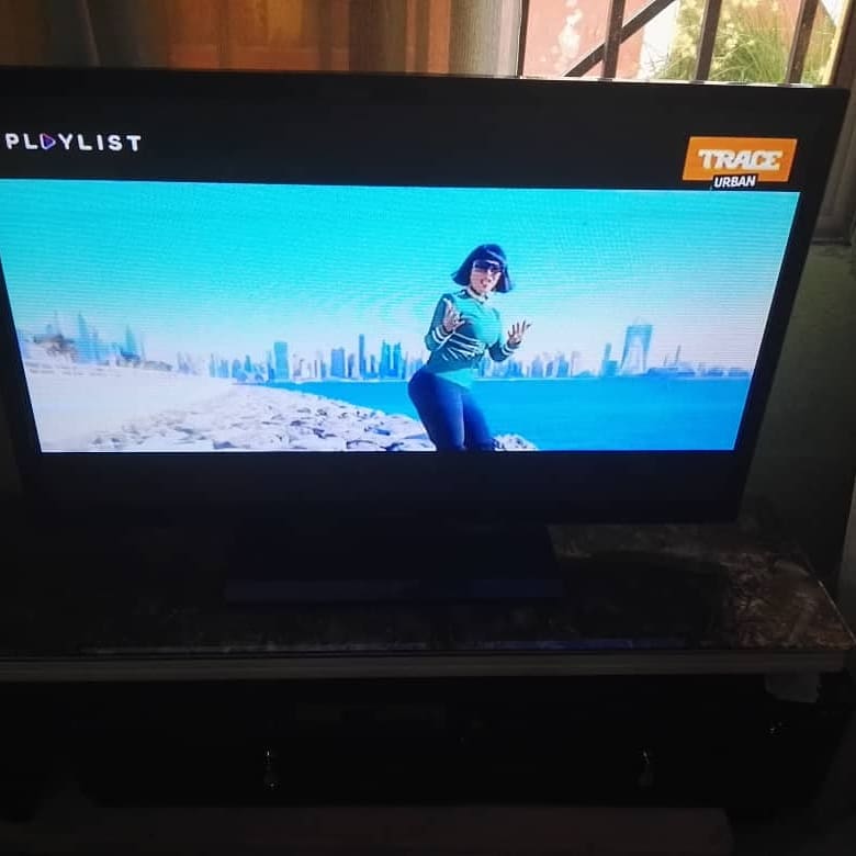 jocelyne_bizart's tweet image. Merci avec mes BIZAMOURS pour votre soutien ensemble on Ira plus loin. 
Merci de continuer à Like, partager et commenter notre nouveau clip #samuser 
TRACE URBAN 📺 
La suite ici 👉youtu.be/KDRdB41gqQo