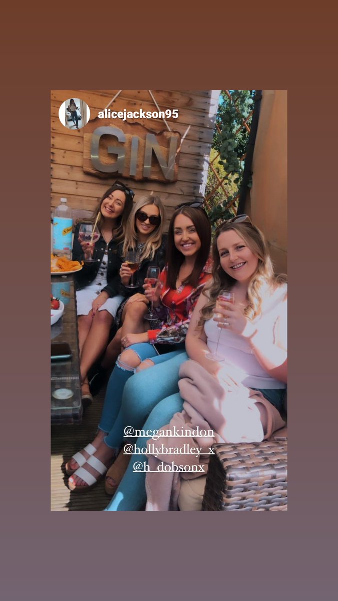mkindon18's tweet photo. Cant wait for many more garden parties with my girls 🍓🌹🌸🍸🍹🥳🌻 https://t.co/836ukKdvWT
