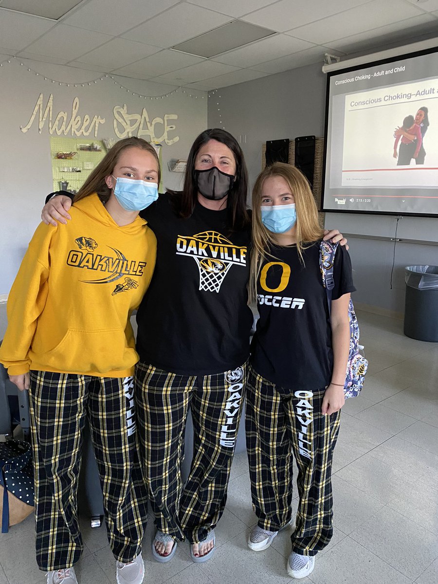 pe_ohs's tweet photo. Kicking off spirt week in our matching Pajamas . #OurHouSe @OHS_Tigers https://t.co/aEf8MwocuS