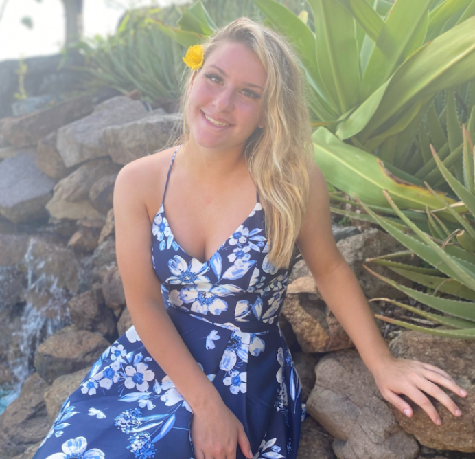milehipi's tweet photo. A desperate Littleton family has hired a private investigator to try and find their runaway teenage daughter who was leading a double life.

Cadence Warner, 17, left their home on the afternoon of March 23 and never returned.

https://t.co/ZAHY3IlZh9 https://t.co/pu2HIXvoH3