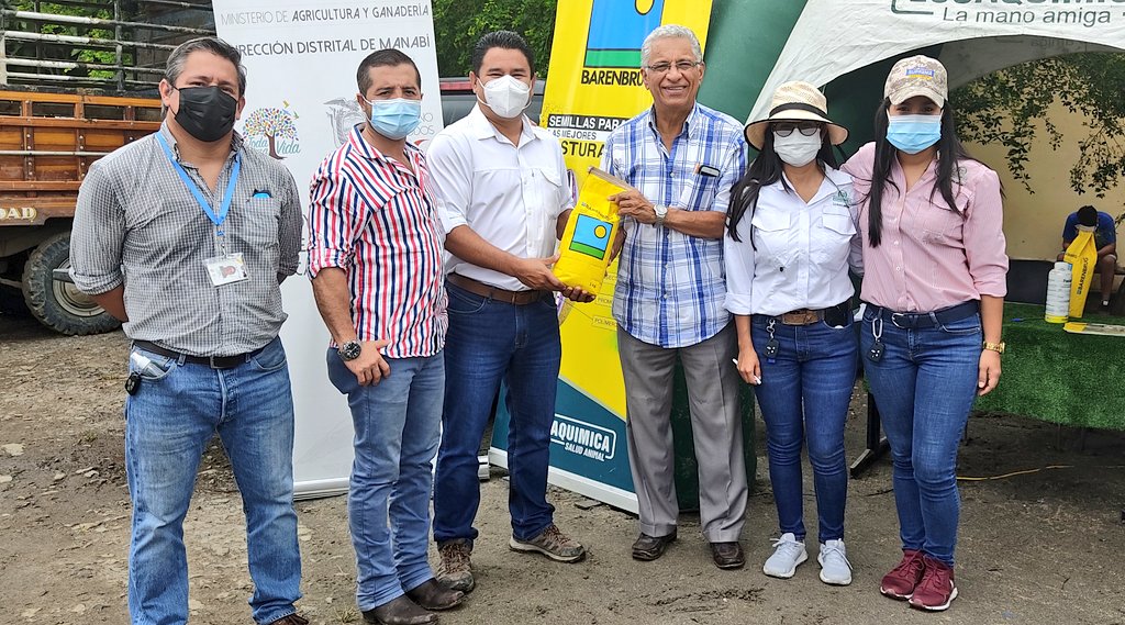 Agricultura_CZ4's tweet photo. #Chone | Hoy en las dependencias de la #Corpogam a través del #ProyectoSemillas del @AgriculturaEc, hicimos la entrega de 17 paquetes de semillas de pasto con una subvención del 50% a productores ganaderos de varias parroquias rurales.
#ContigoGanadero
@fgarcia_pino https://t.co/tFWIjjXxqd