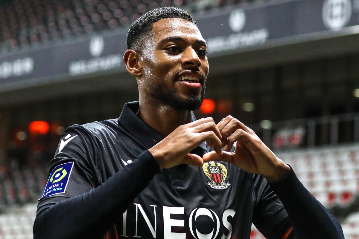 ActuFoot_'s tweet photo. Jeff Reine-Adelaïde a versé 25.000€ afin de boucler le financement de la construction d’une école à Balaka au Malawi, là où des enfants devaient parcourir 10 km par jour pour aller à l'école.

Désormais, plus de 500 enfants disposeront de la leur proche de chez eux.

Respect. 👏 https://t.co/6UuLcFI0ES