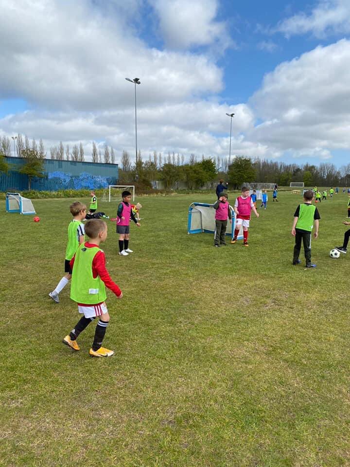 BenfieldJuniors's tweet image. Well as expected Andrew Cartwright FC soccer camp was a great success with over 50 kids enjoying some good quality coaching down at Newcastle Benfield Juniors. Great to see the kids so engaged in the sessions.

Anyone else wanting to come along then contact Andy for more details