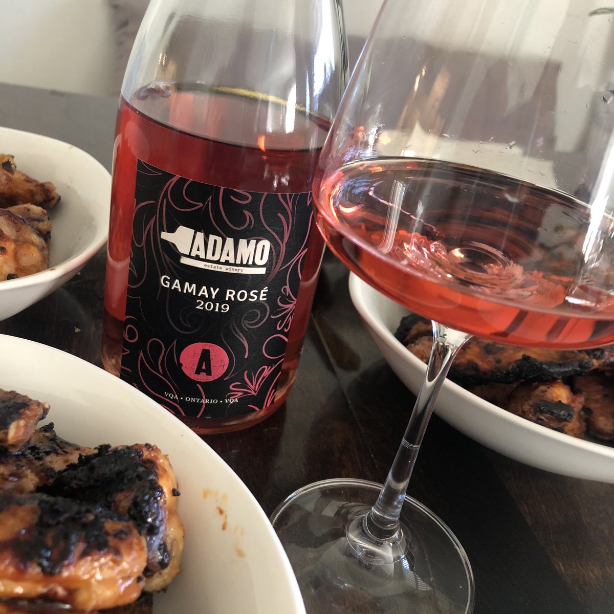 If it’s sunny outside and dinner is barbecued, rosé needs to be in the glass. Who agrees? #supportlocal ☀️ 😎