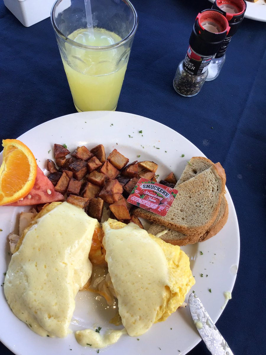 BlueBagRedBag's tweet photo. Toured around St Croix's East End yesterday. Started with lobster omelet at #bluewaterterrace overlooking #BuckIsland. Went over to #PointUdall for amazing views and ended with an amazing dinner with a new friend. #stcroix #brunch #foodie #seafood https://t.co/LbfKFUn35R