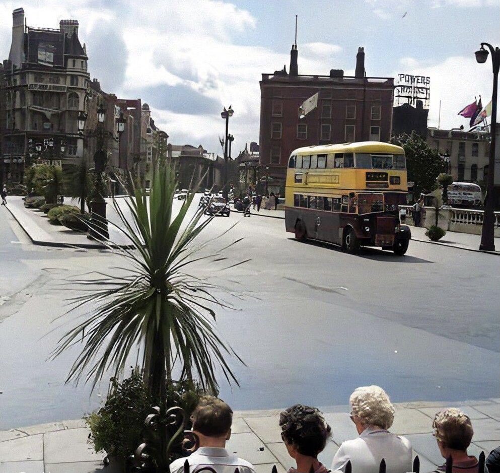 PhotosOfDublin's tweet photo. O'Connell Bridge in the 1960s https://t.co/HX0EDi5ldb