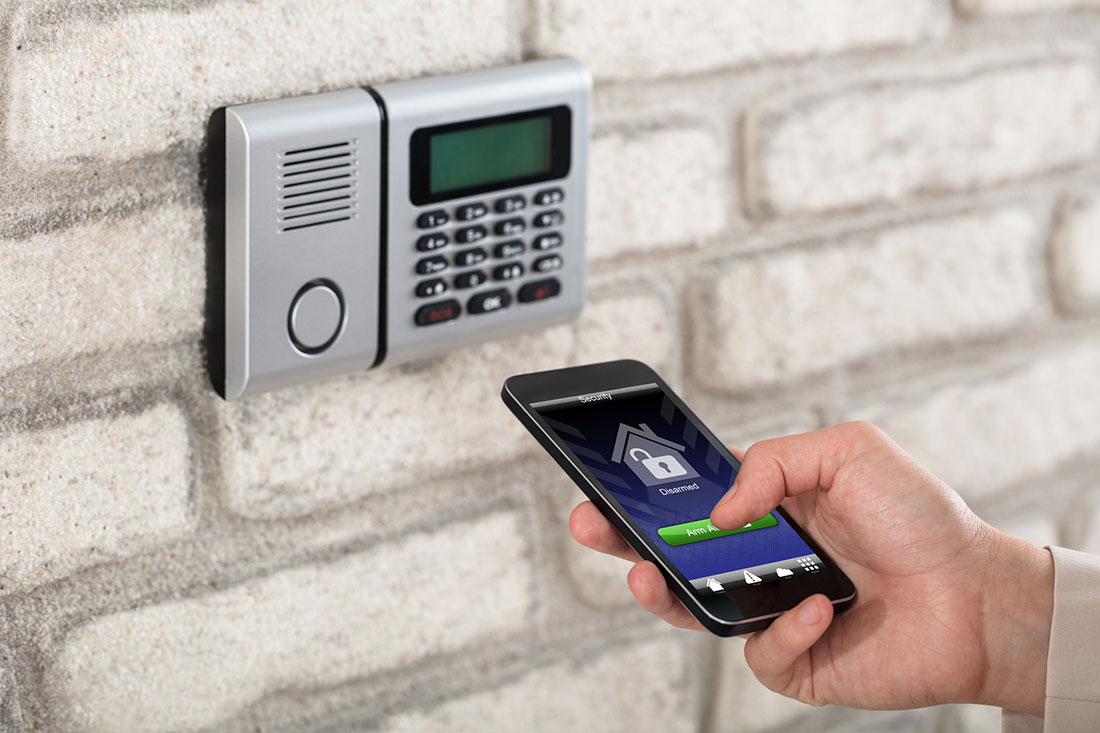 Reminder: Keep your smart home devices updated regularly to reduce risks. More than 10k unpatched home alarm systems (mainly located in German) can be deactivated remotely but only 10% of owners have updated them!
loom.ly/G9AMfK0
#smartalarms #smarthome #smartdevices #IoT