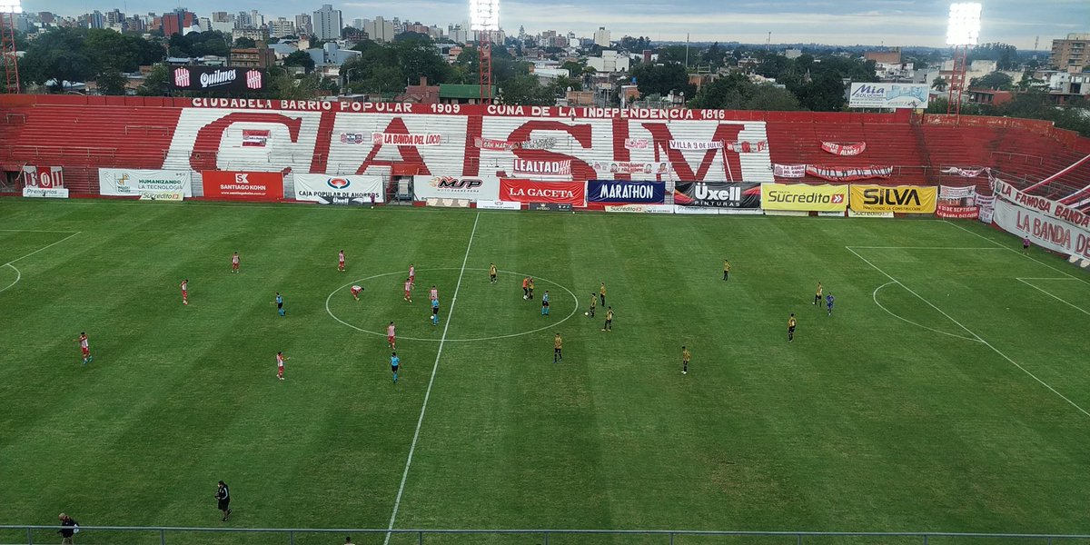 entretiempofm93's tweet photo. 🕙 44' del PT el árbitro José Carreras, mostró amarilla a Lópes y con él suma la segunda amarilla en el local. La primera fue a Gallucci los 3' del pt

@CASMOficial (0) - #AlmiranteBrown (1)

#fecha7
#ciudadela
#sanmartin
#primeranacional 🏆
#entretiempo https://t.co/zQNw49Gvd8