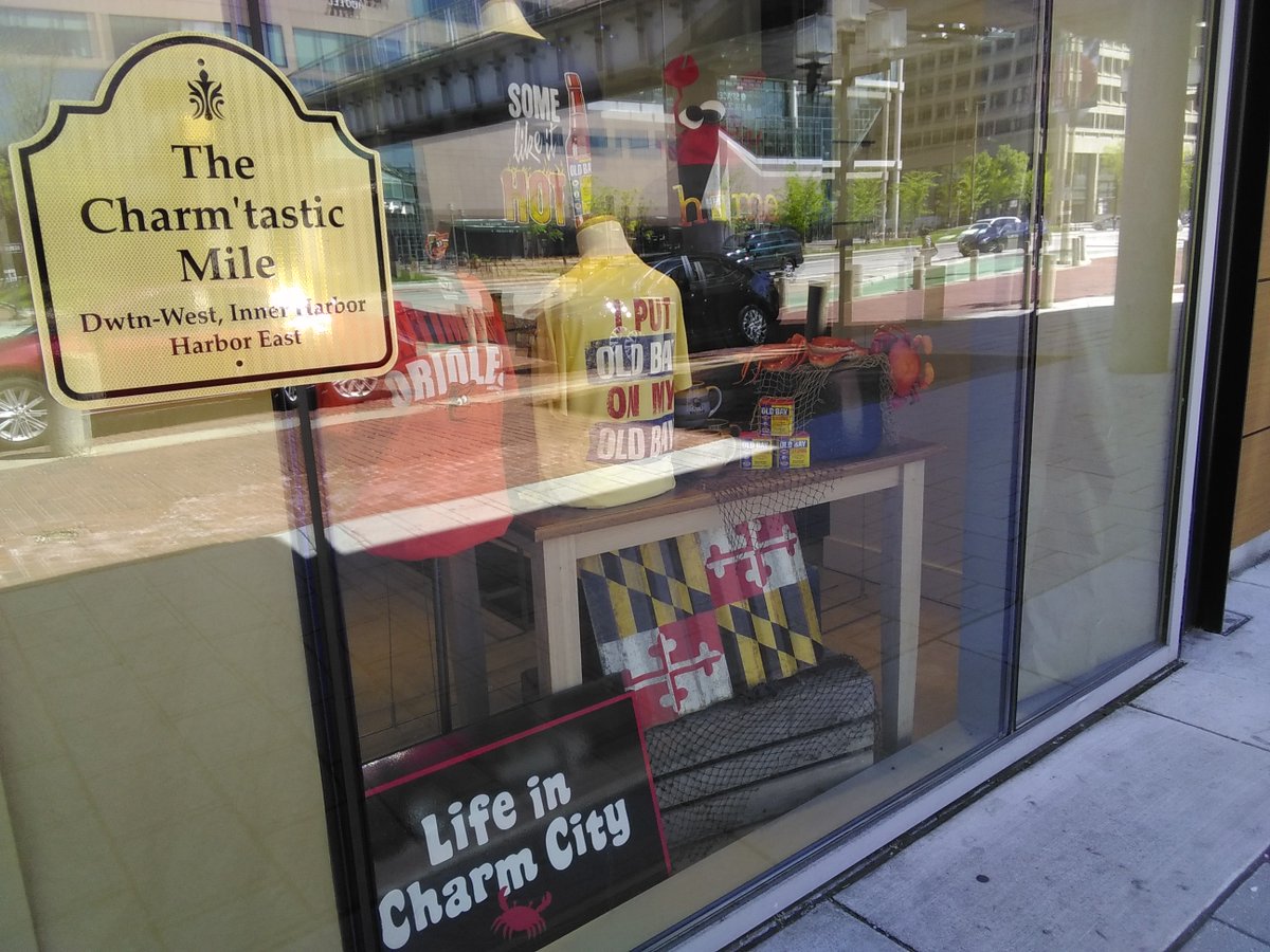CharmtasticMile's tweet image. The "Charm'tastic Mile" (Love That 1.3) unveils new designer sign at the Inner Harbor &amp;amp; Harborplace for tourists #CharmtasticMile #Harborplace #InnerHarbor #designersign #CharmCityEst1975 #tourists