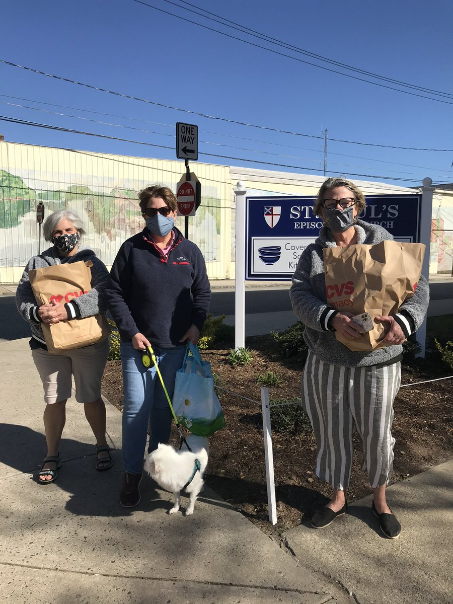 marytribble's tweet photo. For #prohumanitatedays, the @WFUAlumni cousins dropped off supplies at Covenant Soup Kitchen in Willamantic CT. #goodwearsblack @lyn_tribble @RevLFV @WakeForest https://t.co/JDqvATMoA1