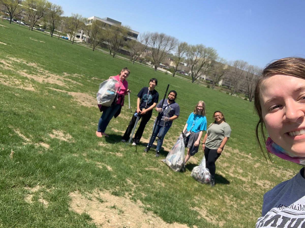 CSM_Omaha's tweet photo. CSM's Math & Science Club paired up with Green Team and #KeepOmahaBeautiful to pick up litter on our campus and the nearby Keystone Trail. The group cleaned up around 20 pounds of trash while raising money for their student organizations! https://t.co/5TJznstPBV