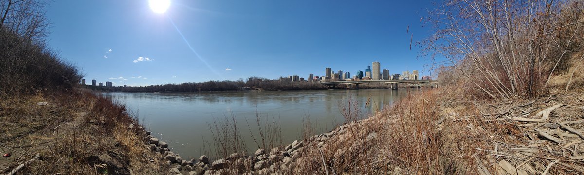 JASPhoto5's tweet photo. Panorama by the River. #JASPhoto #City #River #photo https://t.co/OFkArZvpqG