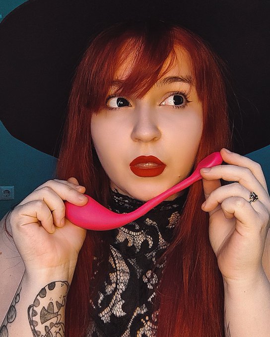 Women's toy😈🖤💗 #onlyfans #chaturbate #webcam #curvy #lovense https://t.co/0qicgdmaem<a href="/tag/onlyfans"class="tags">#onlyfans</a><a href="/tag/chaturbate"class="tags">#chaturbate</a><a href="/tag/webcam"class="tags">#webcam</a><a href="/tag/curvy"class="tags">#curvy</a><a href="/tag/lovense"class="tags"><span>#lovense</span></a>