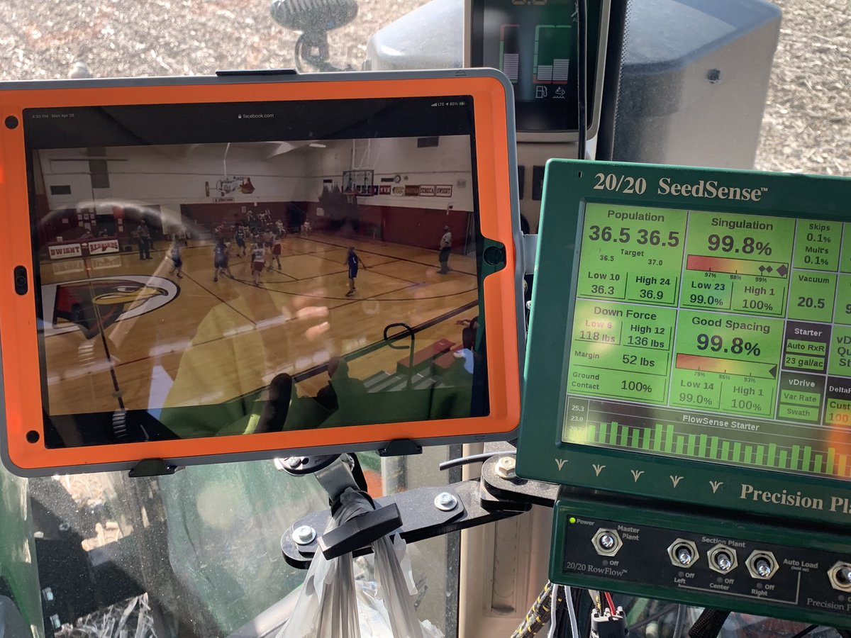 Vitkofarms's tweet photo. Watching daughters basketball game and planting corn. Got to love technology. #plant21 #bballtime https://t.co/dJNhGnbFJl