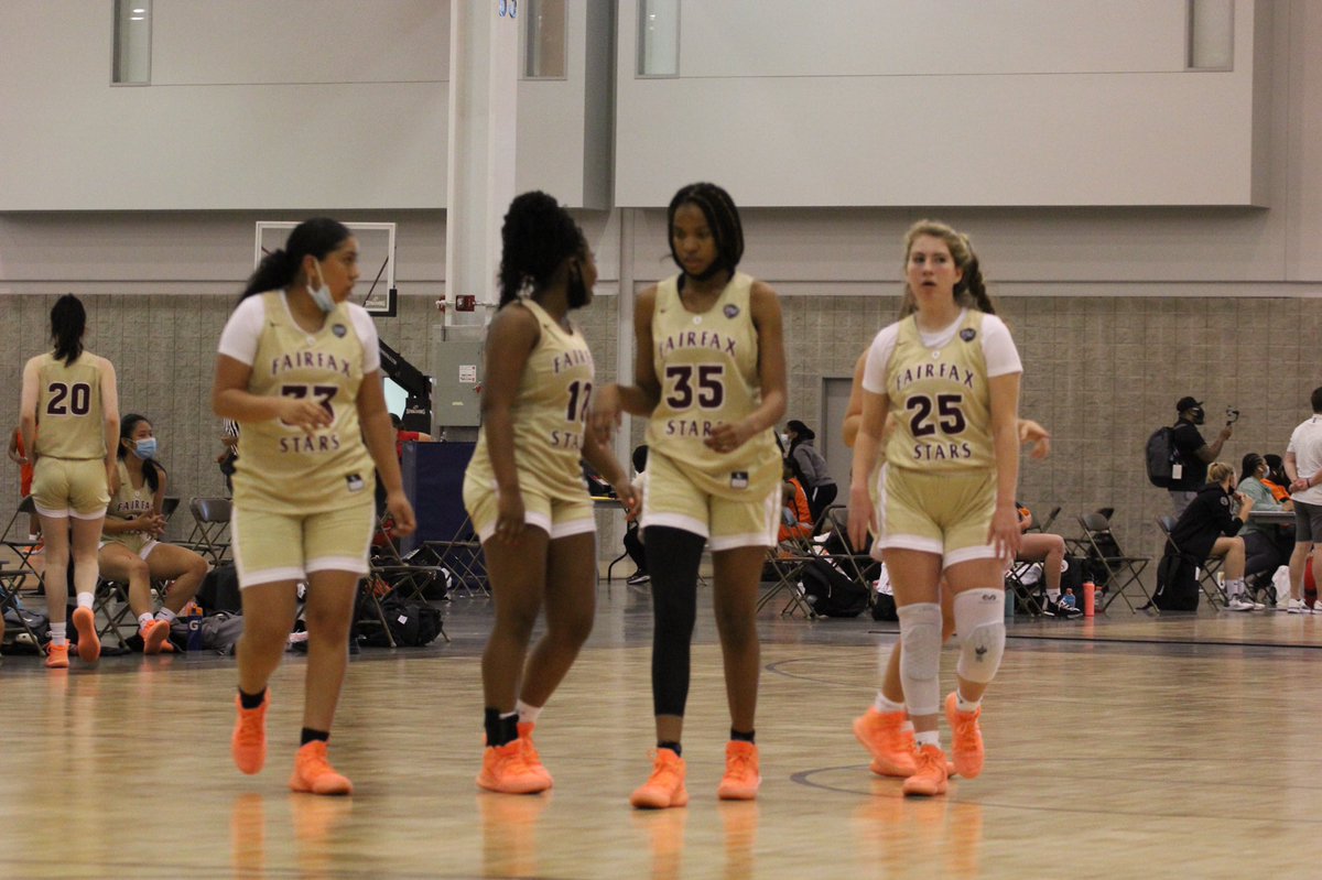 FFXStarsDaniel's tweet photo. Played some tough games at #BooWilliamsNikeInvitational These young ladies played their hearts out.Thank you @BWSLGirlsAAU for a great tourney-Next, @TheGirlsCircuit @TeamTakeoverGBB Cinco De Mayo Invtnl-Schedule soon #FairfaxStars2022 #FairfaxStars #AllGasNoBrakes #Back2DaLab https://t.co/MPEghFMEos